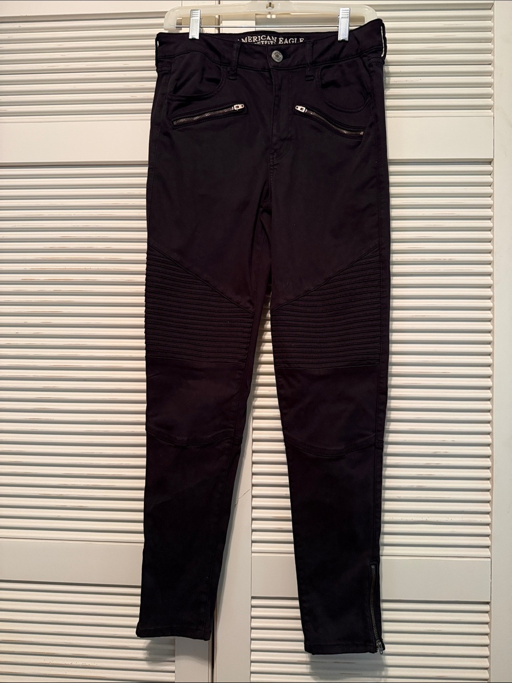 American Eagle Outfitters Black Skinny Hi-Rise Moto Jeans Long w/ Zipper Details